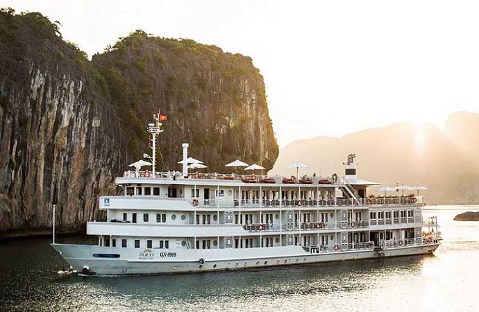 Au Co Cruise